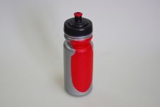 Фляга V-6000, 550мл, пласт., с клапаном, резиновые вставки, серебр./красн.                                                                                                                                                                                