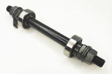 Ось переднего колеса, "МТВ", черная, с пром.подшипником, L:3/8"x100x140mm подшипник 6000                                                                                                                                                                  