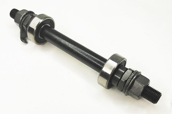 Ось переднего колеса, "МТВ", черная, с пром.подшипником, L:3/8"x100x140mm подшипник 6000                                                                                                                                                                  