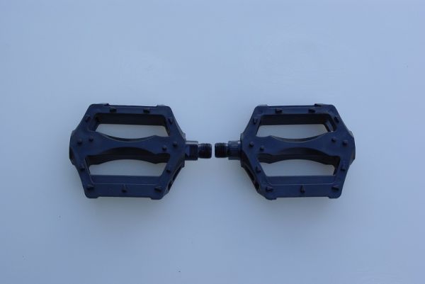 Педали MX-P624 black/plastic                                                                                                                                                                                                                              
